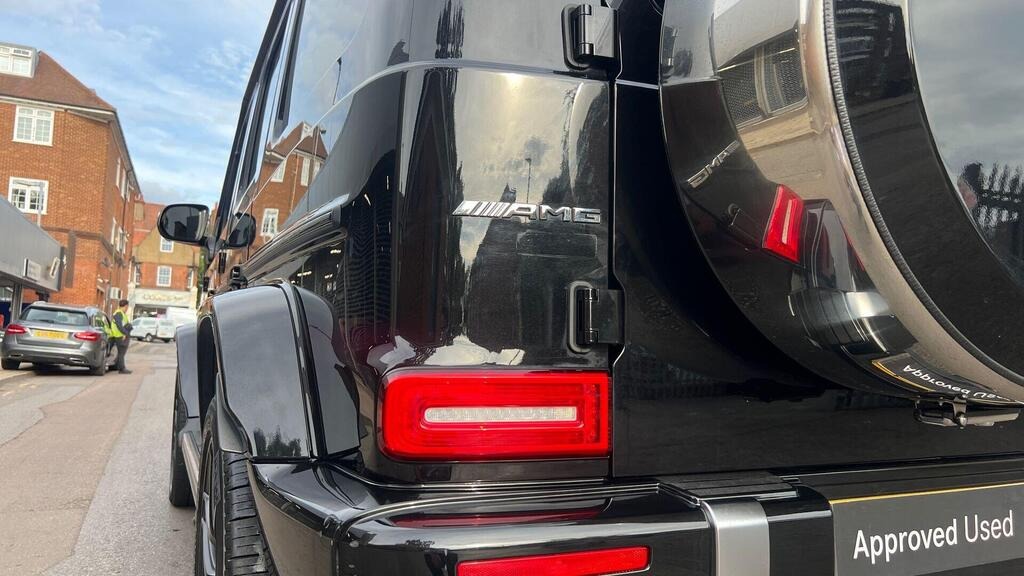 Vehicle photo 11