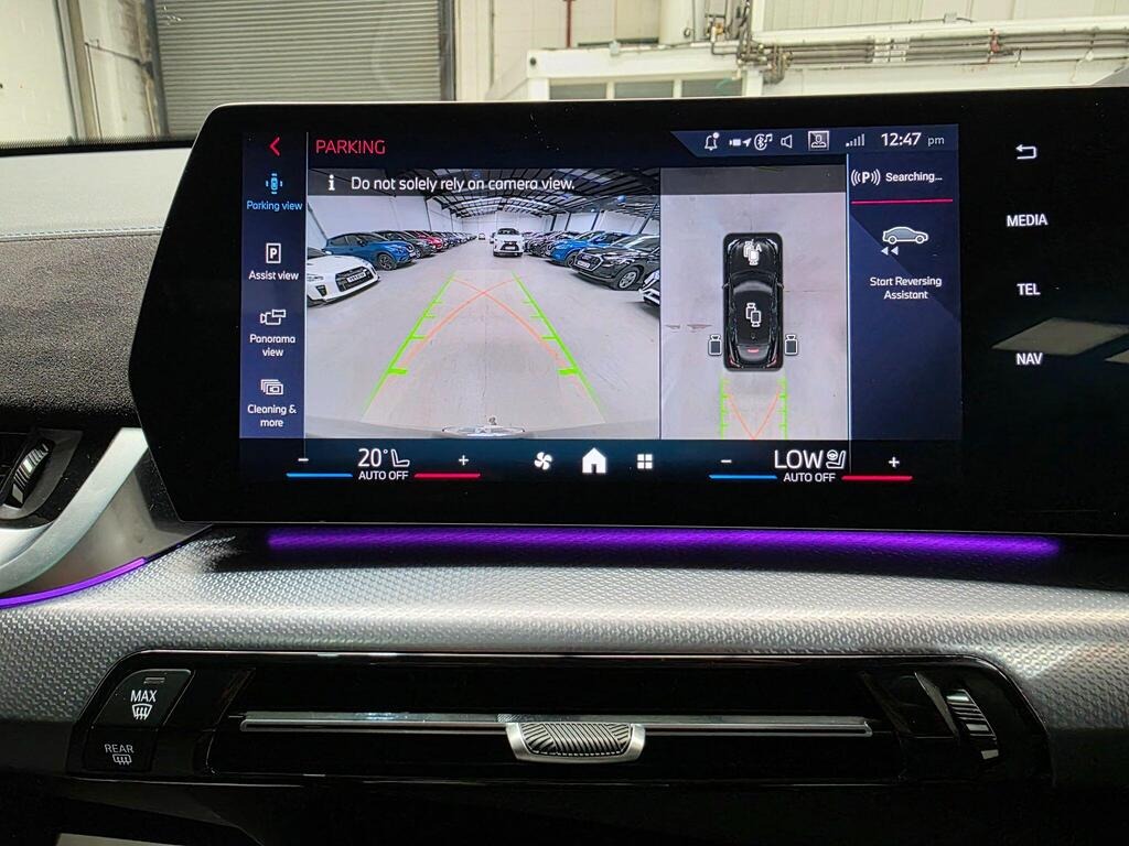 Vehicle photo 7