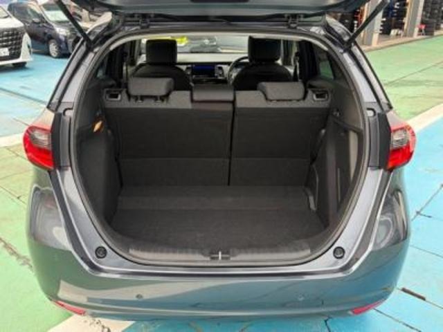 Vehicle photo 5
